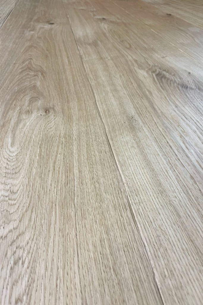 Rovere europeo nodoso linea 500 piallato a mano oliato natura